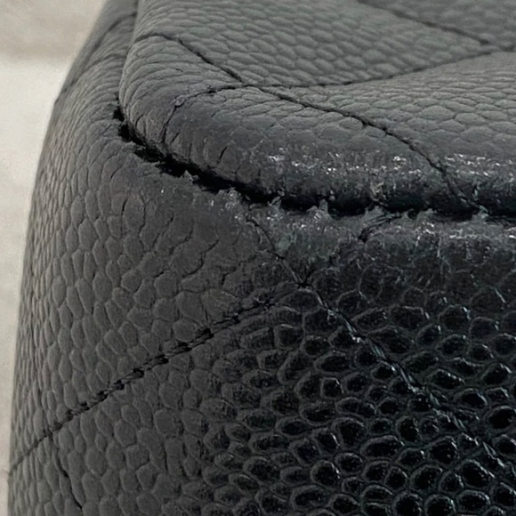 Authentic Chanel Classic Flap Jumbo Black Caviar - Picture 13 of 16